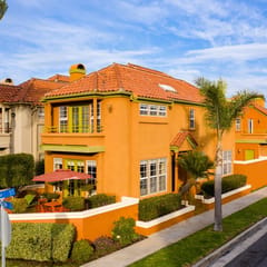 Peaceful Oasis, spacious and clean with roof deck, great location.