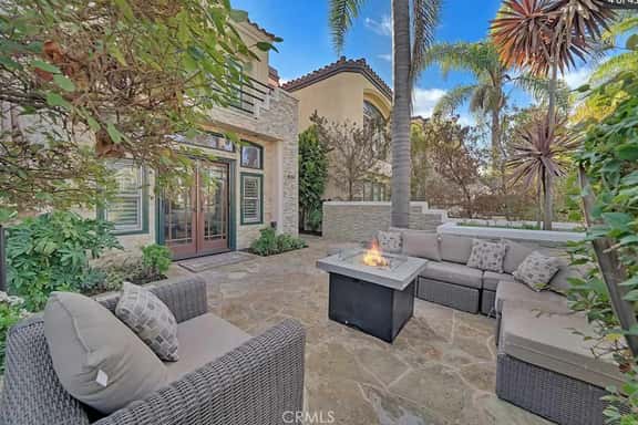 Coastal Charm Gorgeous Beach Estate with roof top - Image 1
