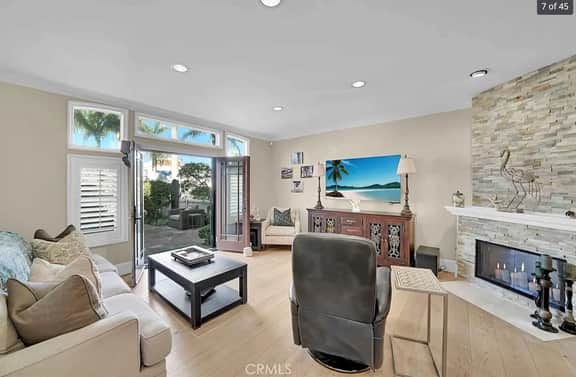 Coastal Charm Gorgeous Beach Estate with roof top - Image 5